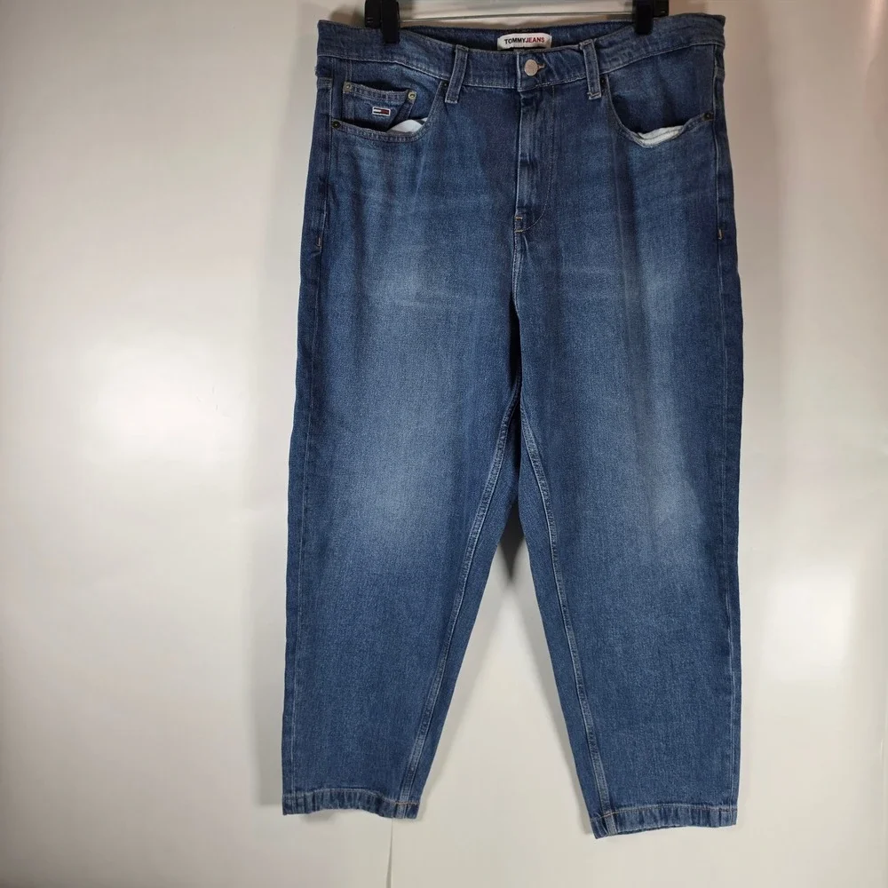 Tommy Jeans Mens 36x30 Medium Wash Tapered Denim Blue Jeans Embroidered Logo